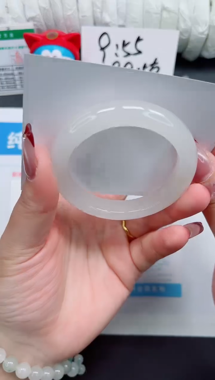 【闪购商品】石英质玉手镯未镶嵌26