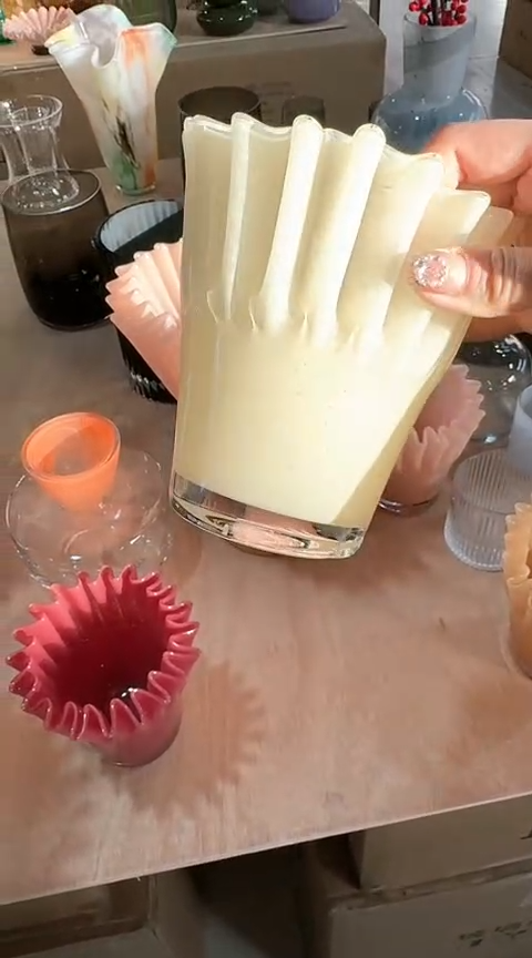 【闪购商品】玻璃米杏色烛台