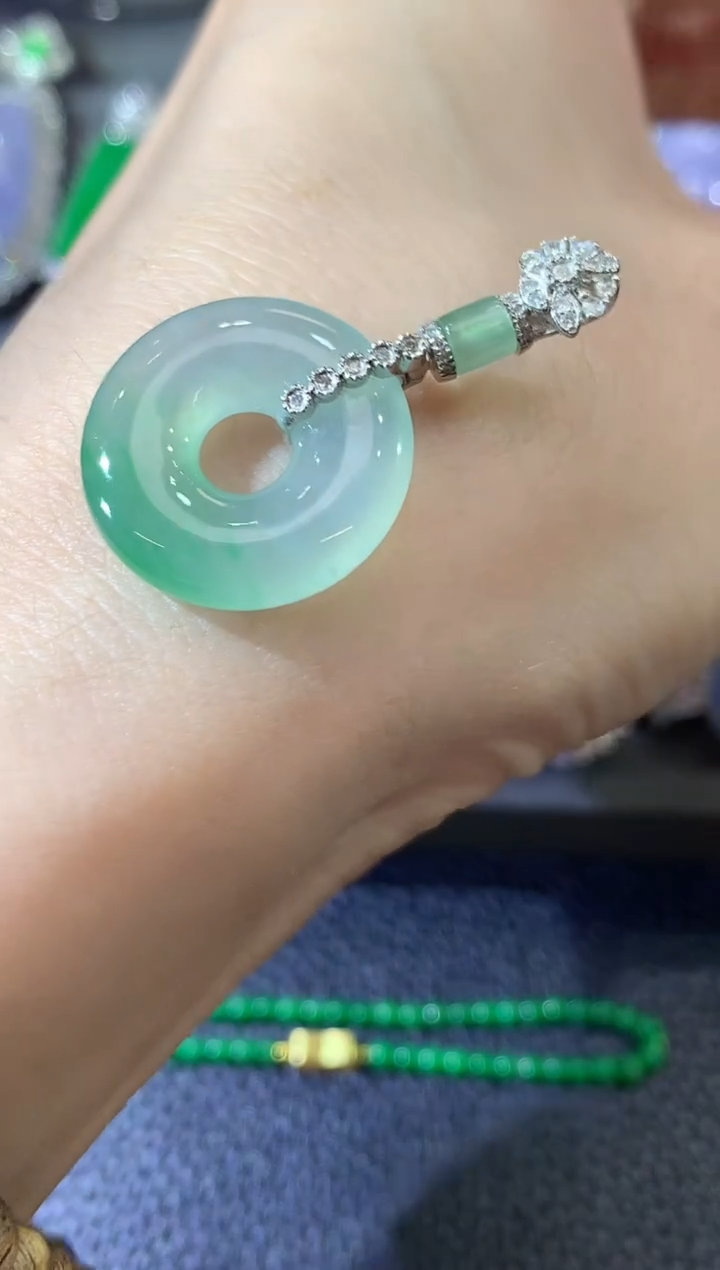 吊坠(不含链)18K金镶嵌翡翠C5