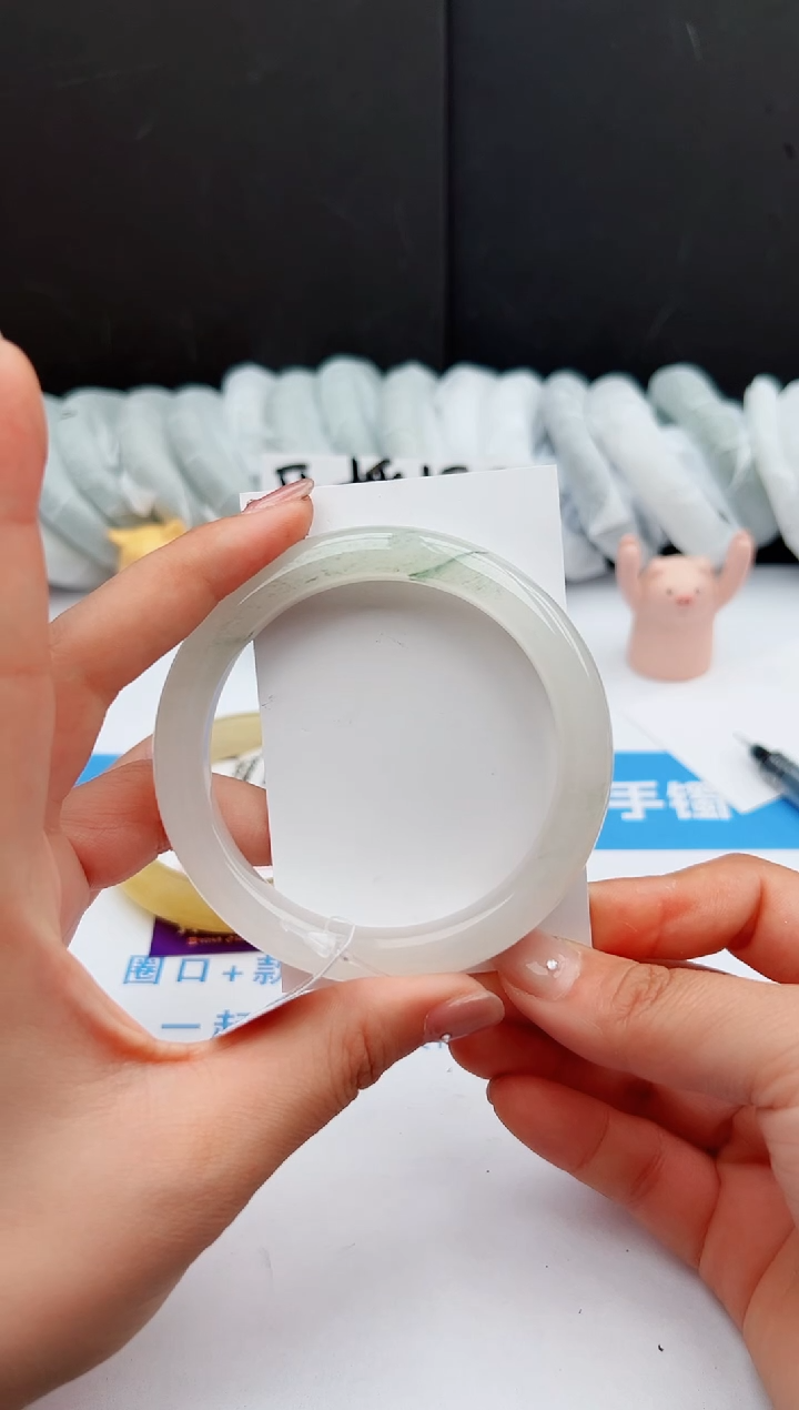 【闪购商品】石英质玉手镯未镶嵌199-PB58.8