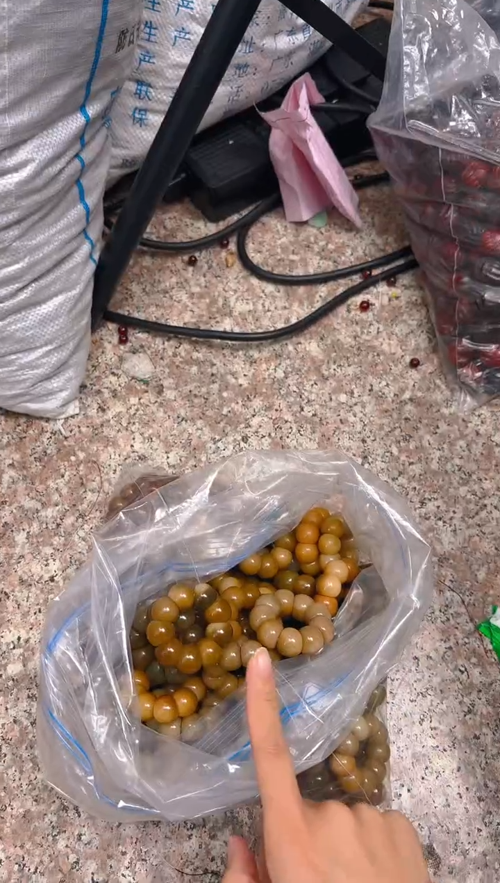 吊坠菩提根/象牙果混色手捻颜色随机一条