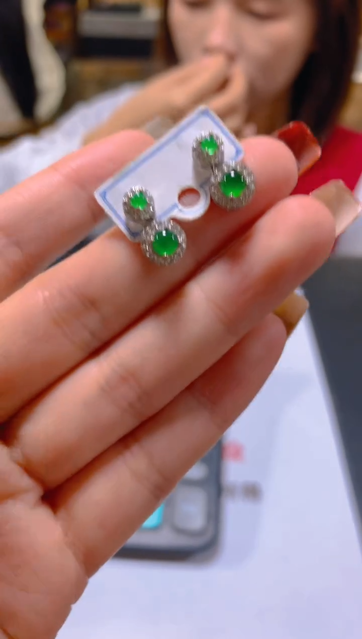 未镶嵌翡翠耳饰多样性发一