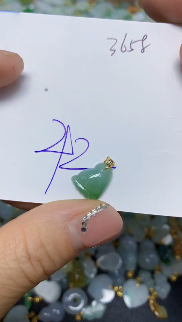 【闪购商品】翡翠挂件18K金镶嵌 天然翡翠A货