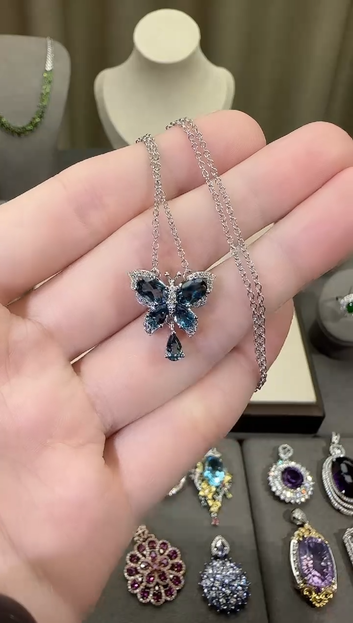 颈饰银S925镶嵌托帕石17mm伦敦蓝套链蝴蝶款