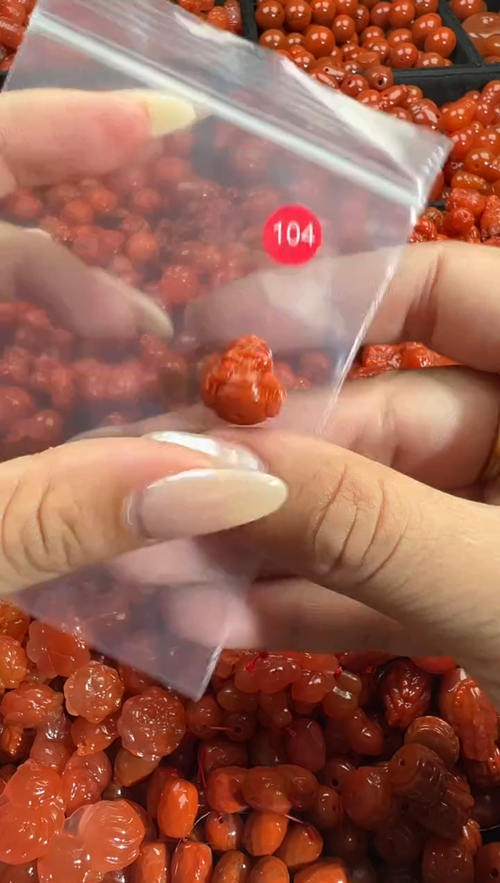 颈饰未镶嵌南红玛瑙1