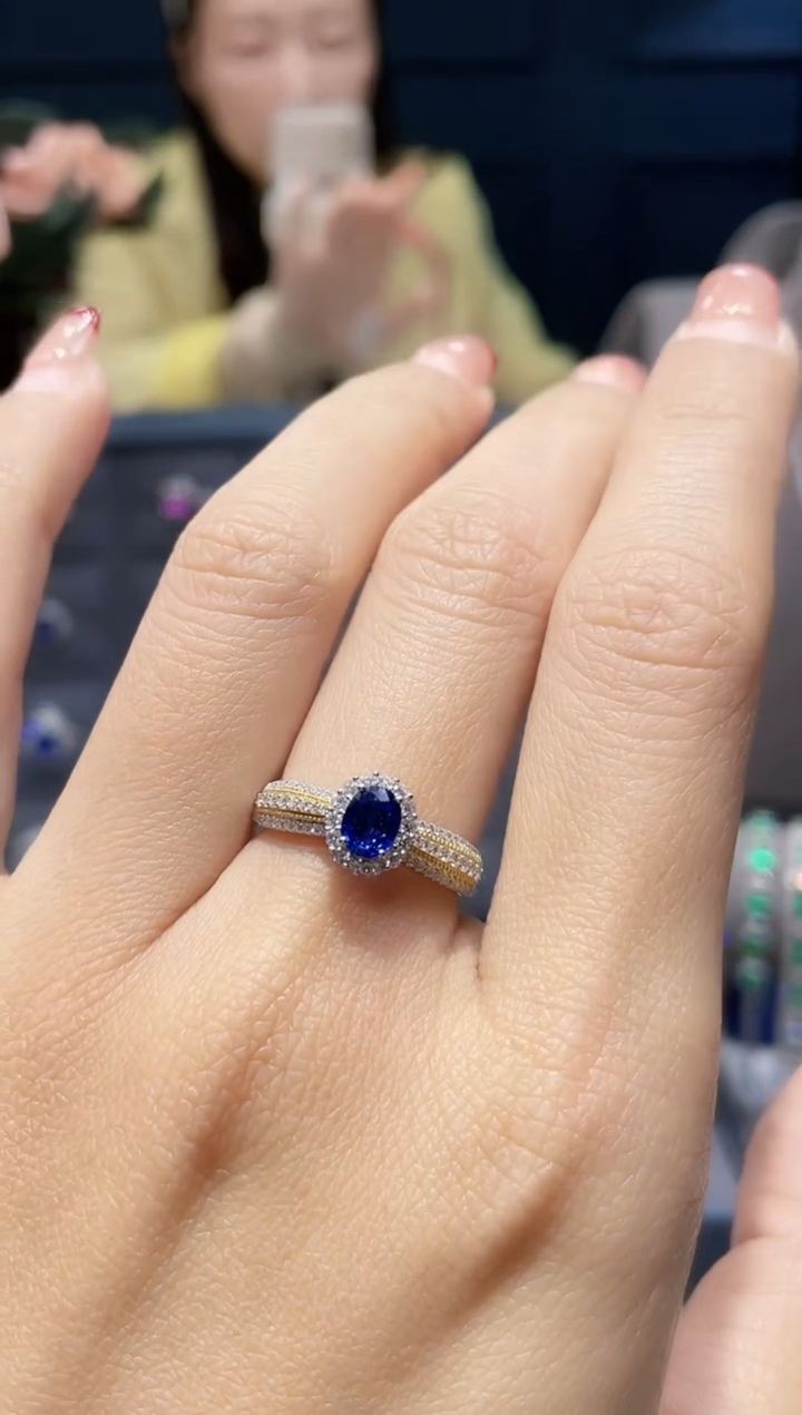 【闪购商品】蓝宝石戒指18K金镶嵌0.61克拉