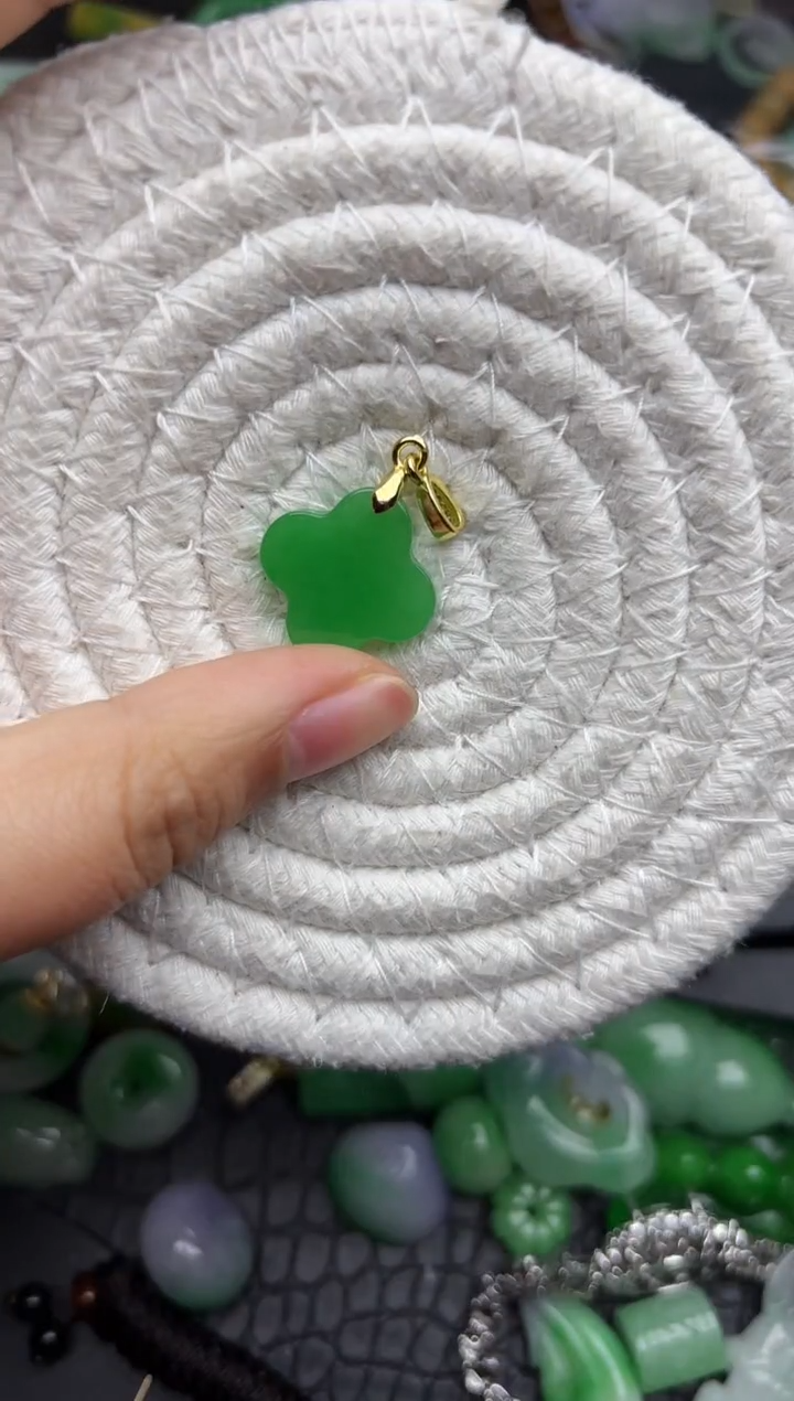 颈饰未镶嵌翡翠缅甸翡翠吊坠