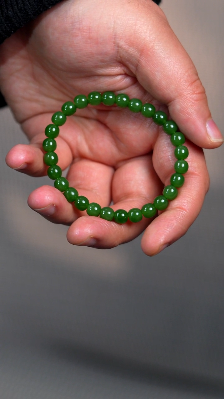 未镶嵌手链和田玉7mm辣色俄碧无黑点