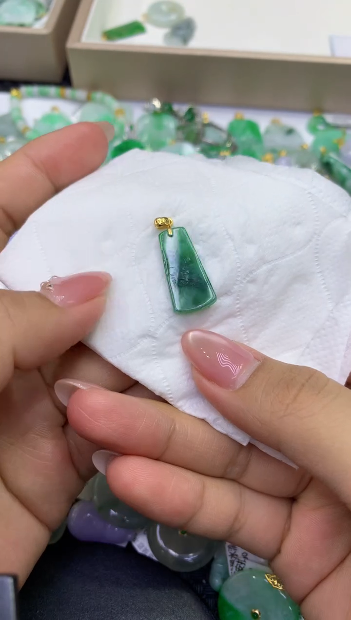 颈饰未镶嵌翡翠天然缅甸A货翡翠