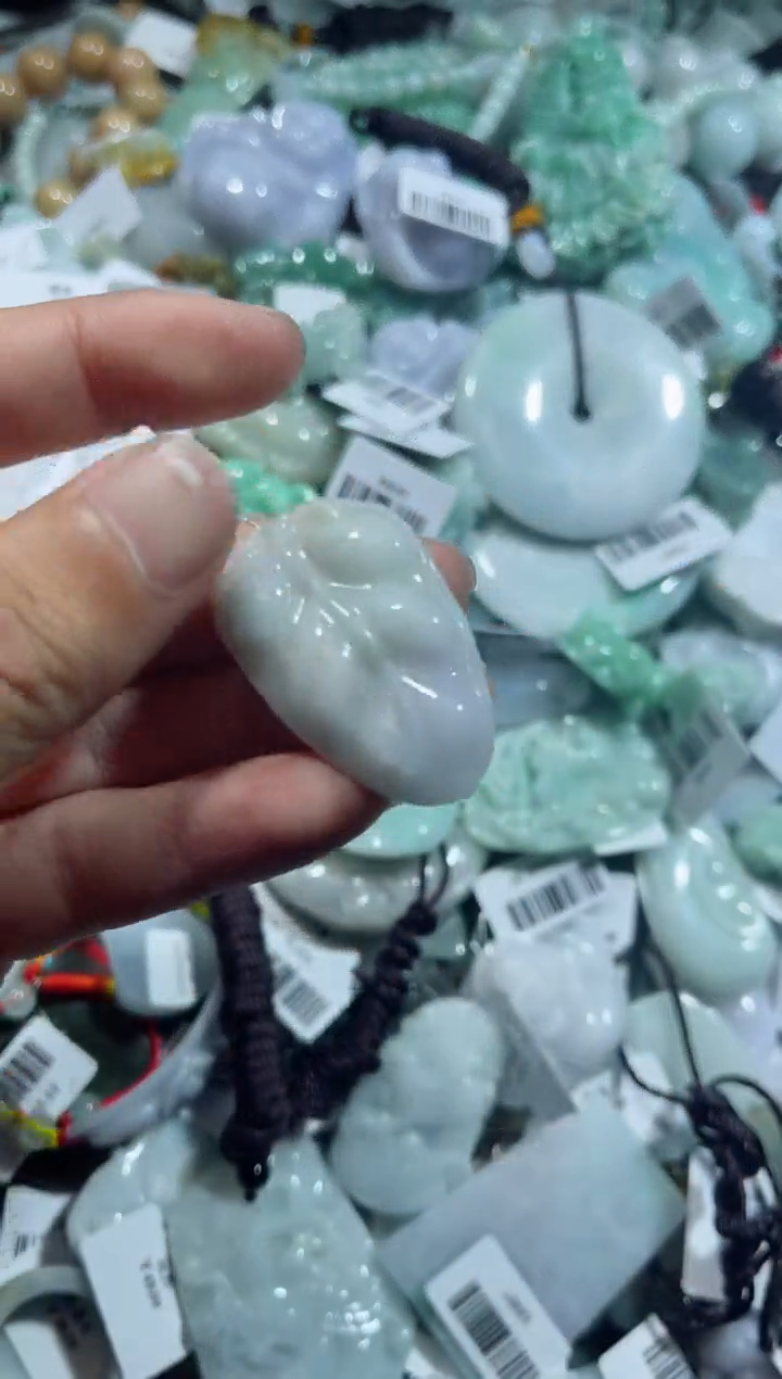 【闪购商品】翡翠颈饰未镶嵌00016392