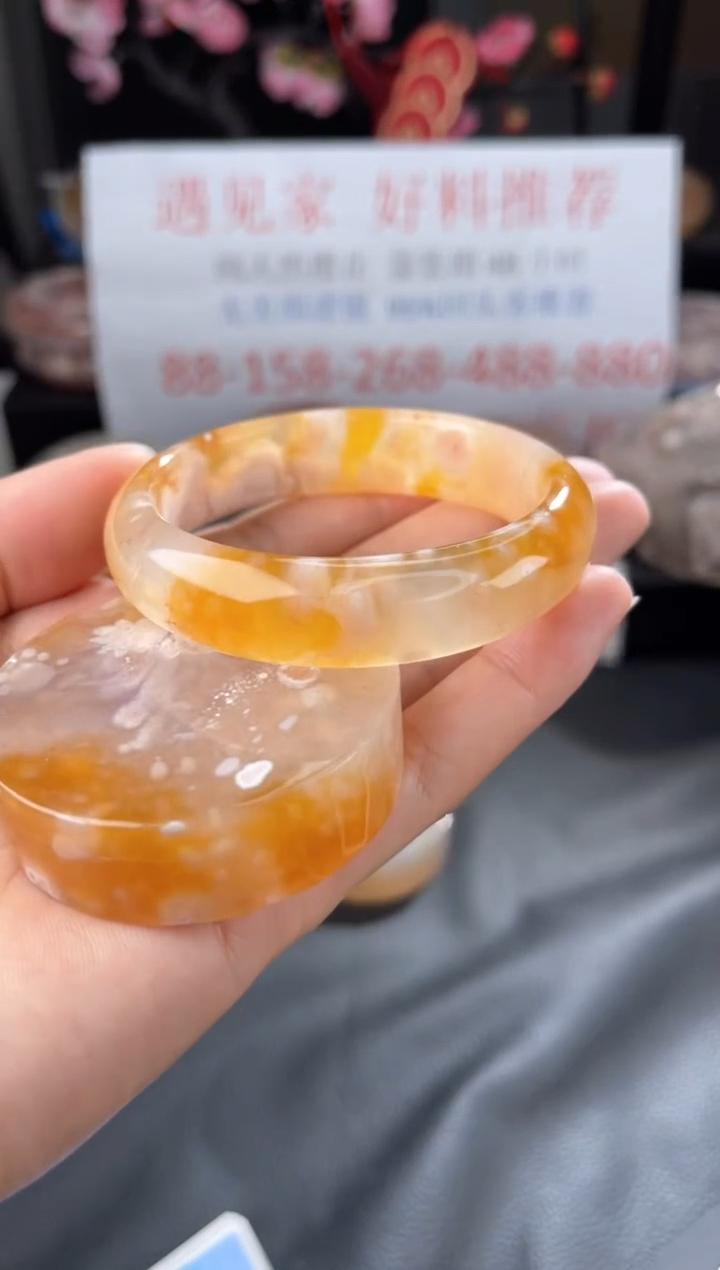 【闪购商品】石英质玉手镯未镶嵌54