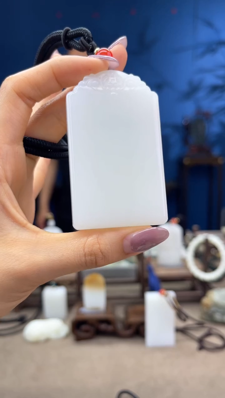 和田玉未镶嵌颈饰1