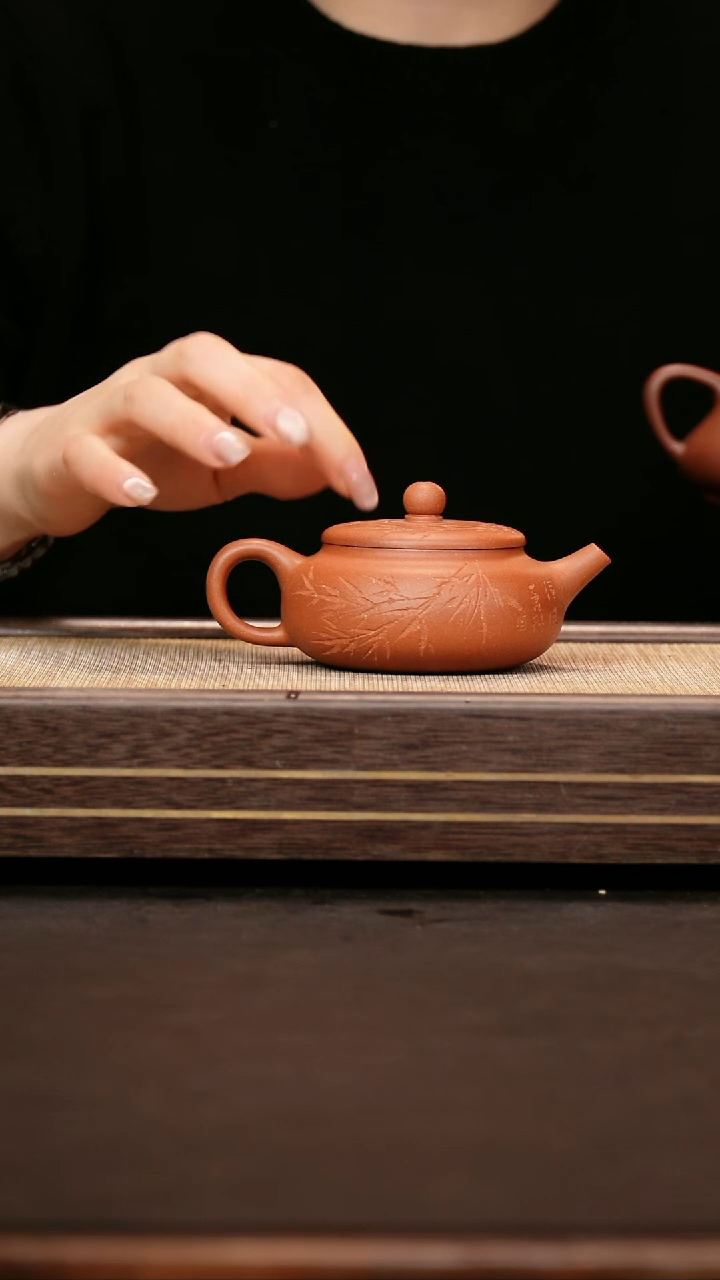 茶壶紫砂降坡泥 扁石 刻绘180cc