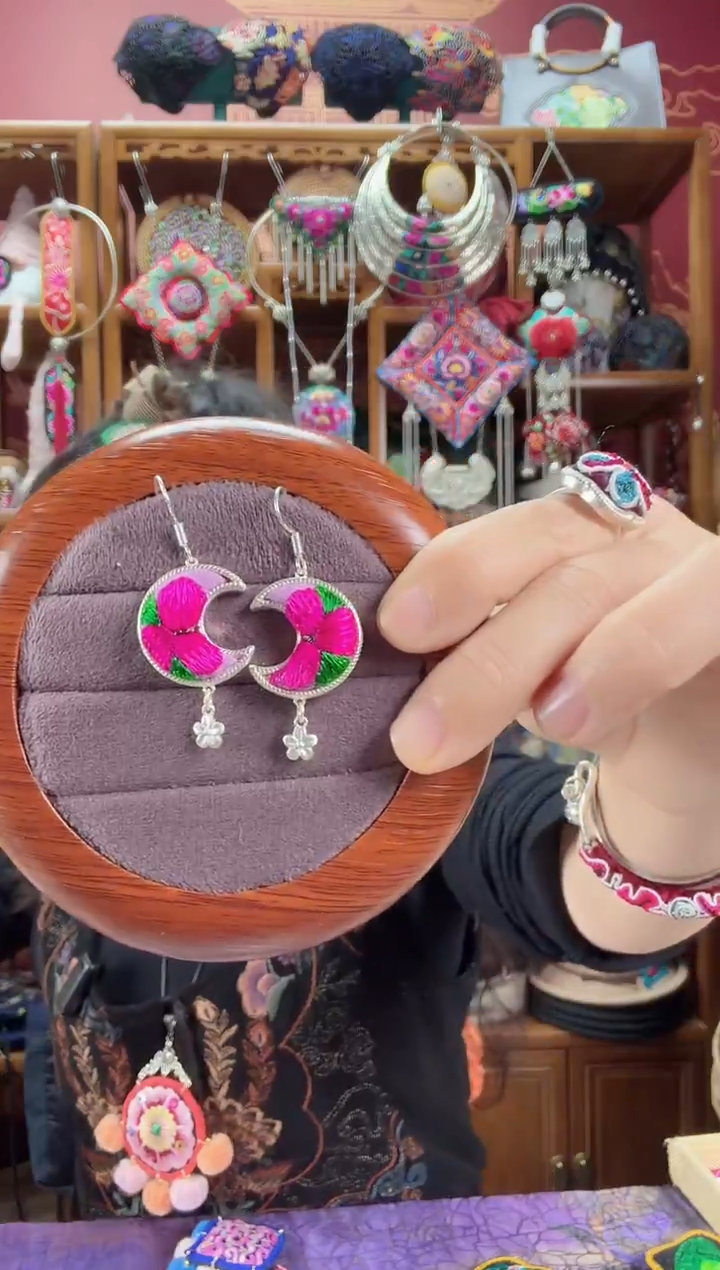 刺绣耳环68甜甜家