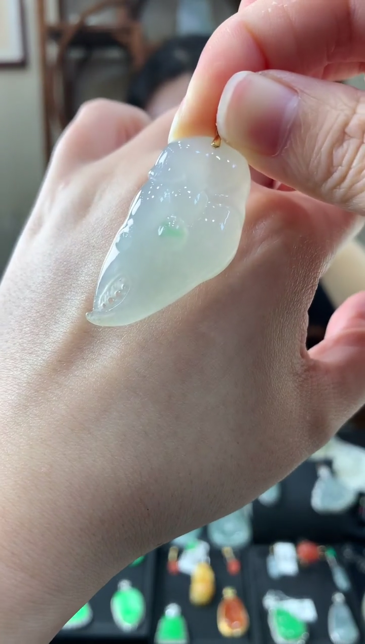 【闪购商品】翡翠吊坠(不含链)18K金镶嵌挂件