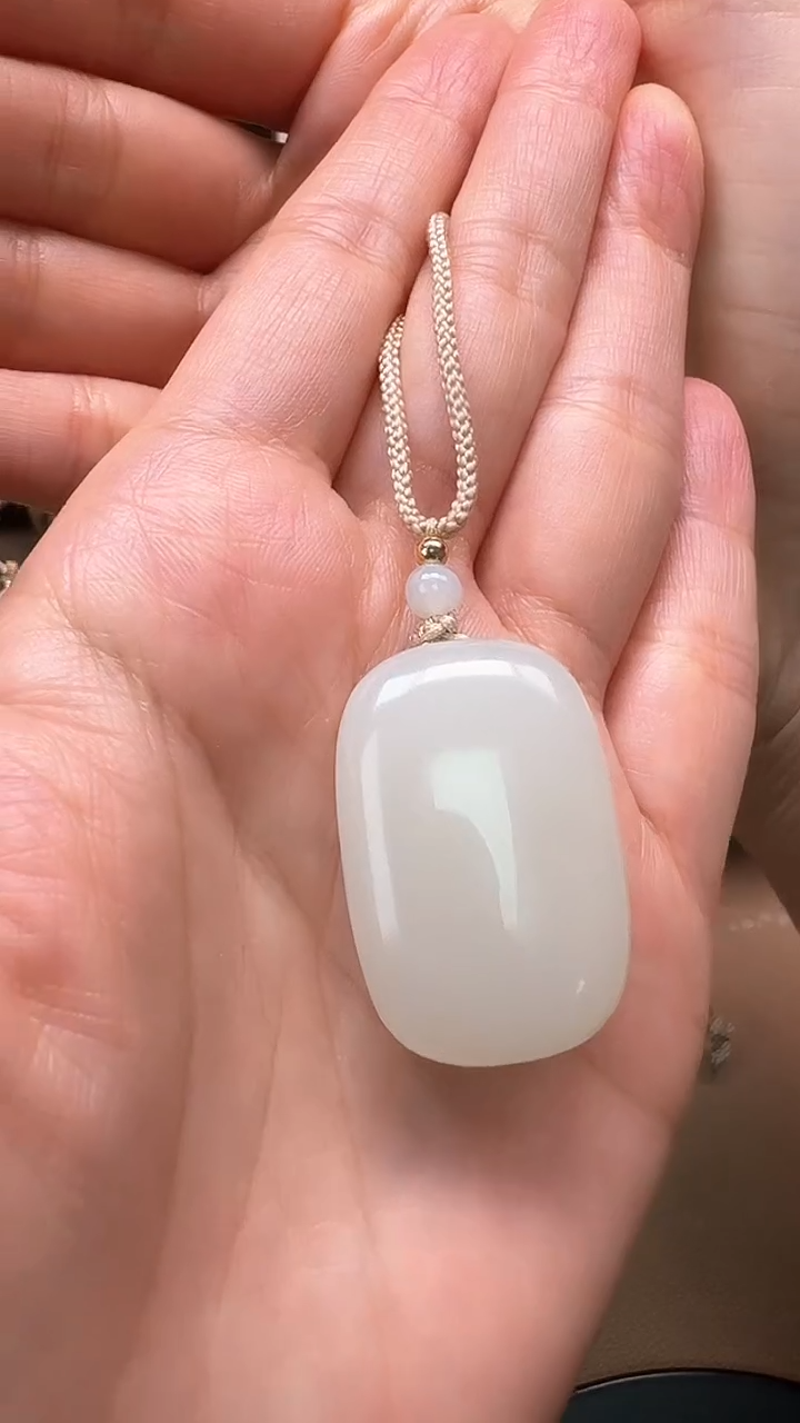 【闪购商品】和田玉吊坠未镶嵌1429面包牌