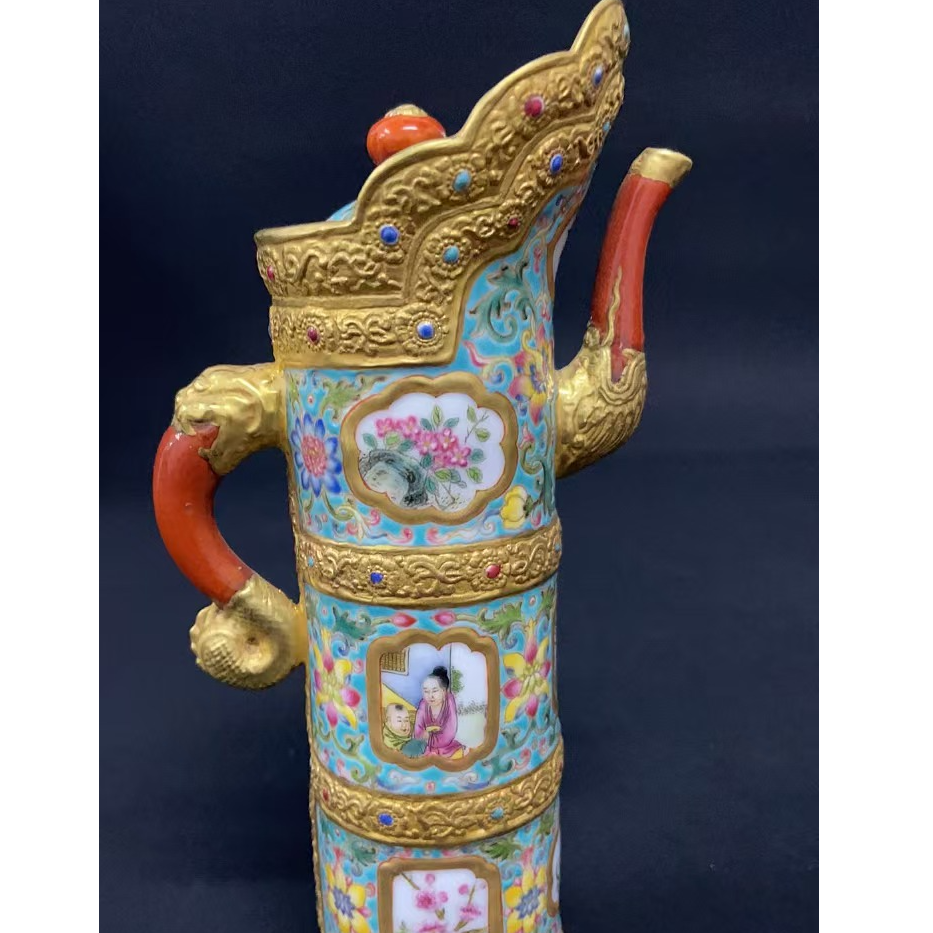 清 珐琅彩绿釉花卉开窗人物多穆壶