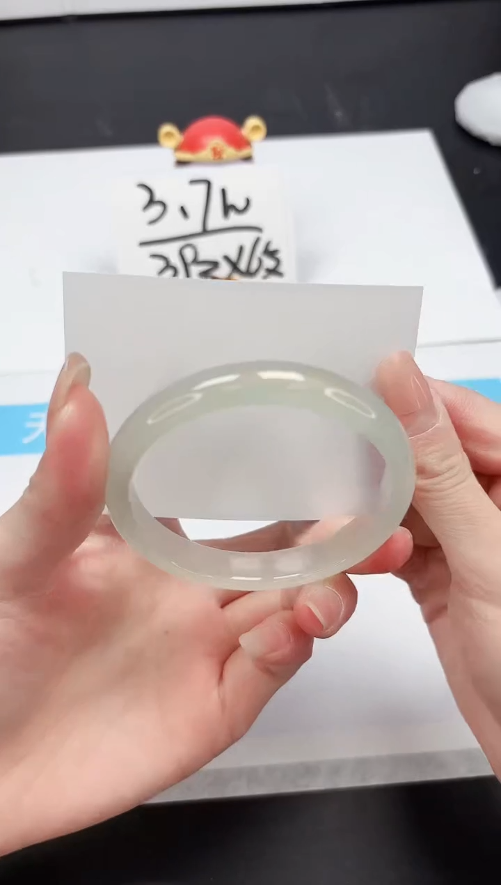 【闪购商品】石英质玉手镯未镶嵌A154-61.1