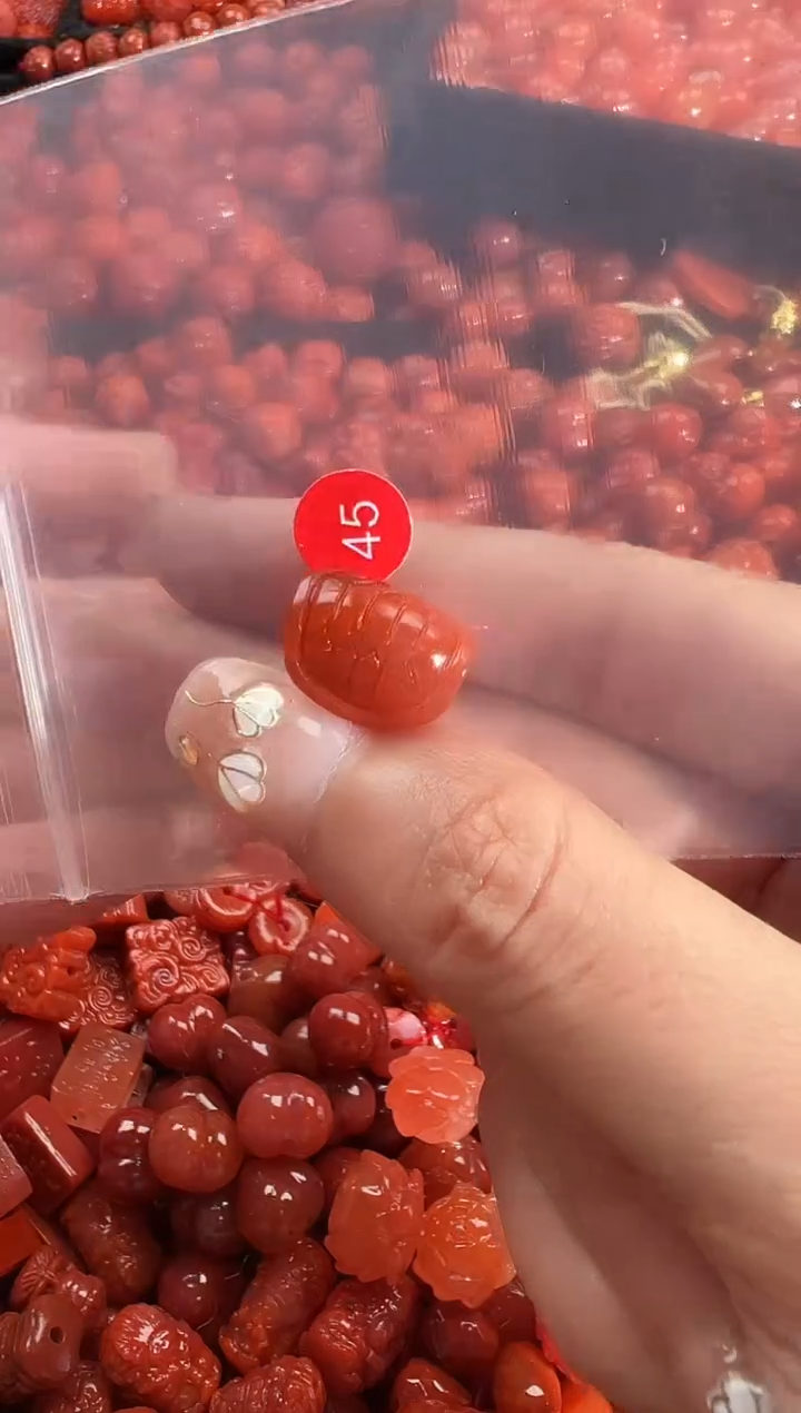 颈饰未镶嵌南红玛瑙1