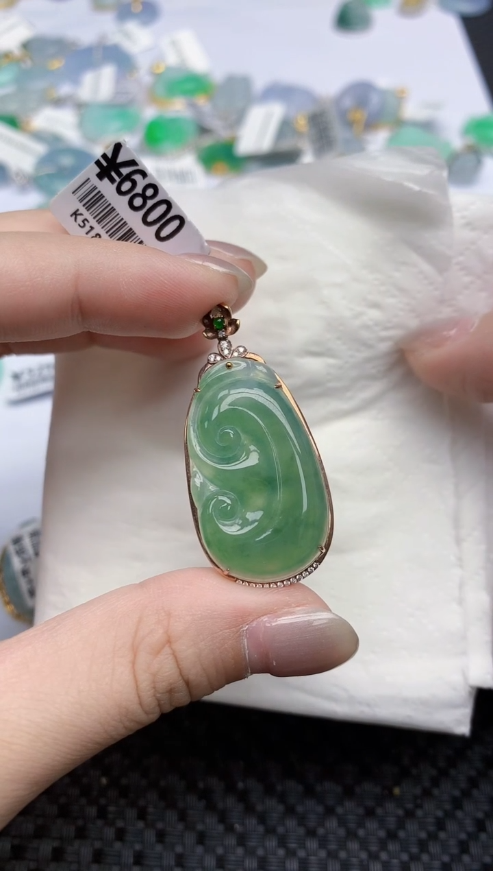 【闪购商品】翡翠颈饰18K金镶嵌天然翡翠A货