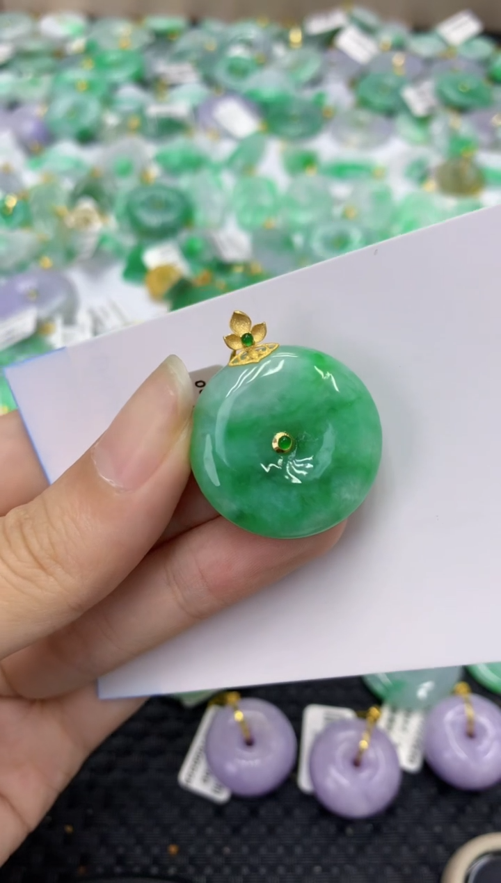 翡翠18K金镶嵌颈饰73565482361871