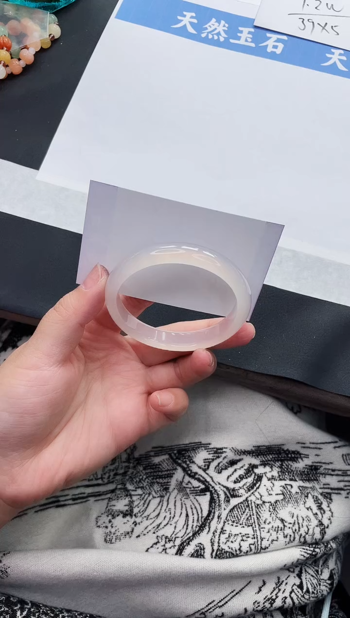 【闪购商品】石英质玉手镯未镶嵌M123-56+