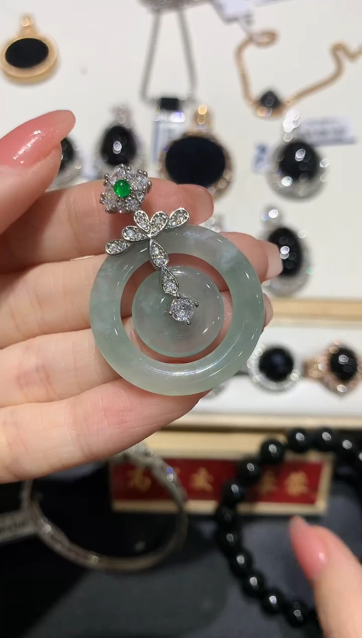 【闪购商品】翡翠吊坠(不含链)未镶嵌2多人多样性随机发货1件