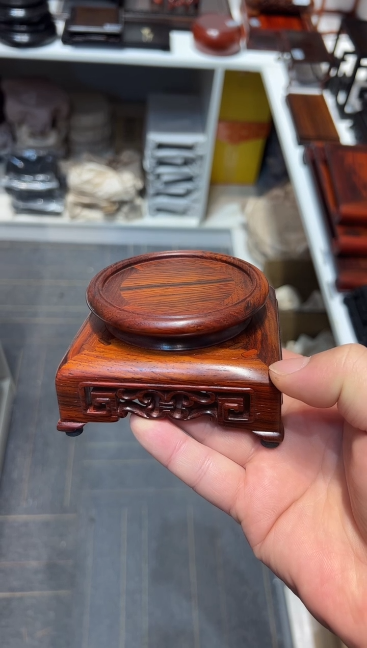 【闪购商品】红酸枝木类端景台工艺品163微凹小号
