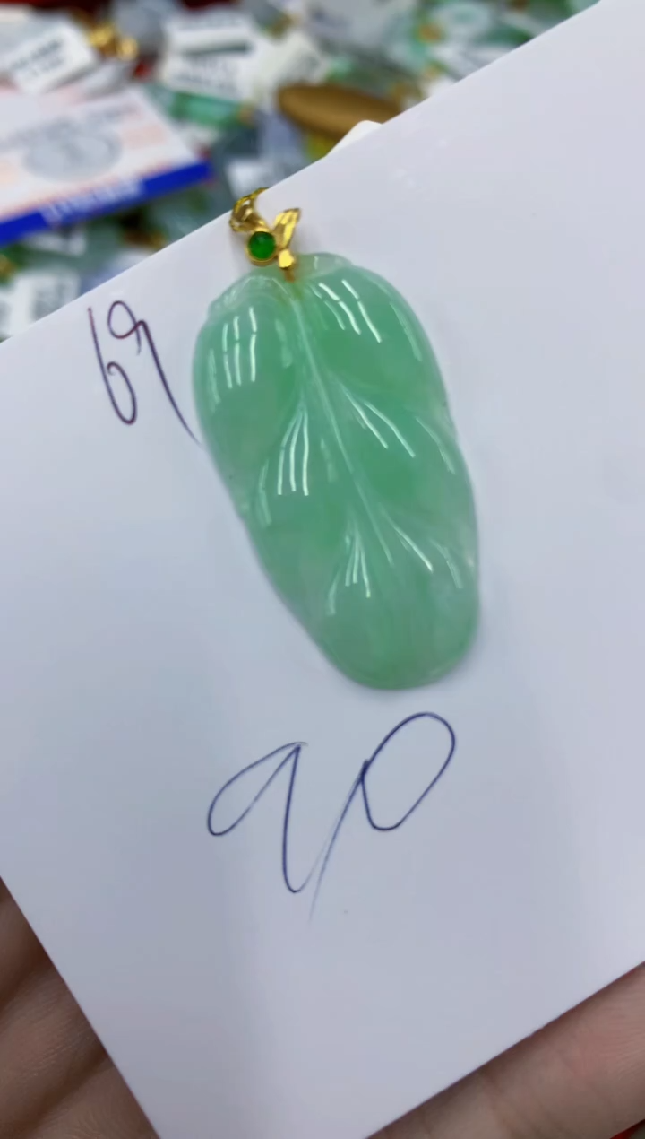 翡翠未镶嵌颈饰111111111111