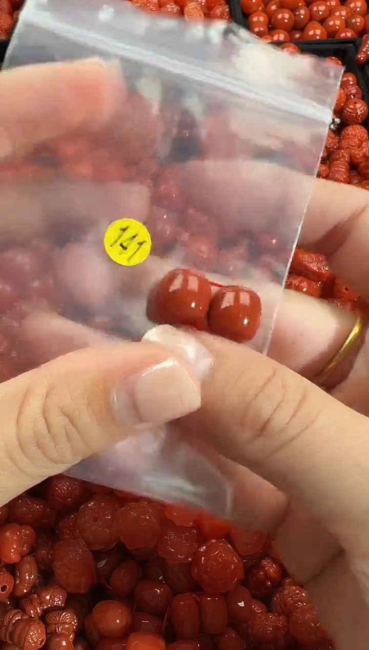 颈饰未镶嵌南红玛瑙1