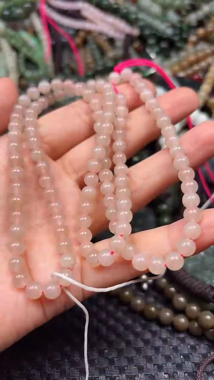 和田玉未镶嵌颈饰1