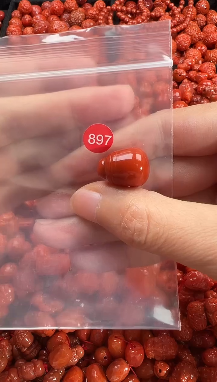 颈饰未镶嵌南红玛瑙1