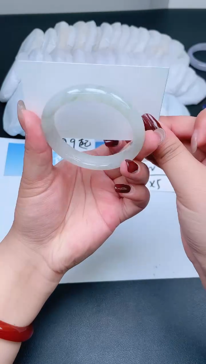 【闪购商品】石英质玉手镯未镶嵌231-52.9