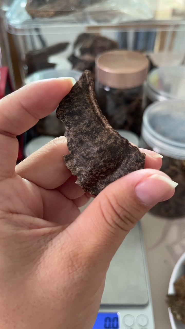 沉香海南天然扳头料熏香料 1.6克