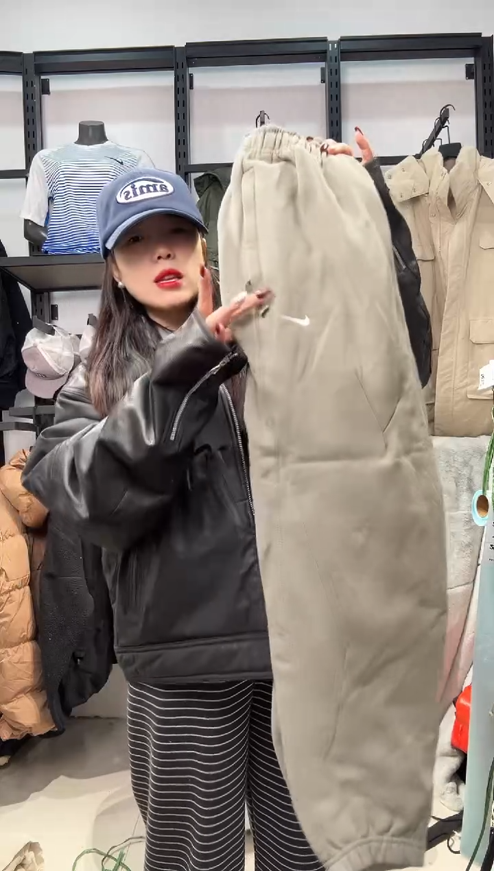 2595  编码  瑕疵直播间过款为准 尺码  ·  S