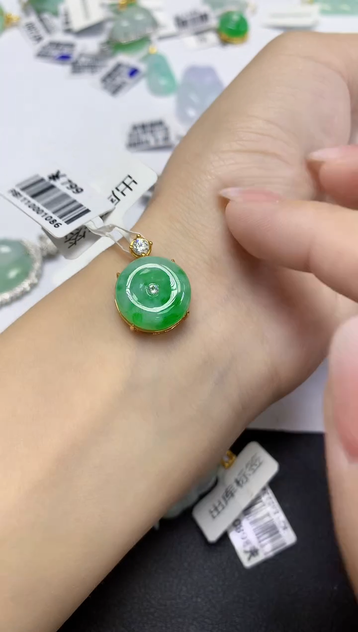 颈饰未镶嵌翡翠天然缅甸翡翠A货多样性发一件