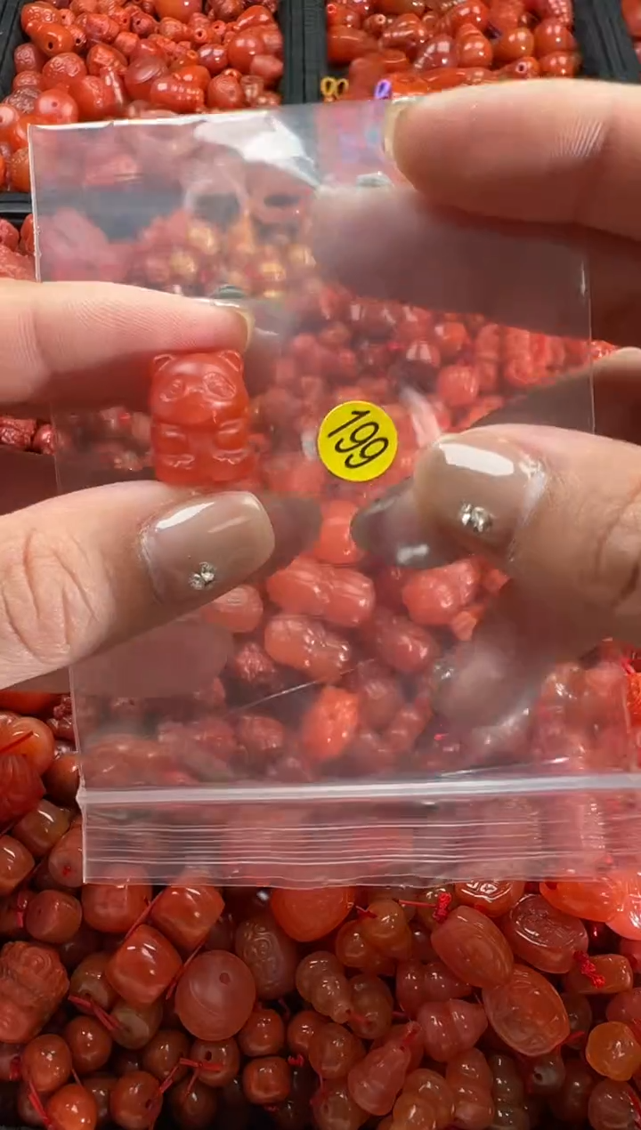 【闪购商品】南红玛瑙颈饰未镶嵌1