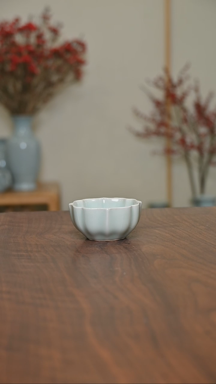 【闪购商品】其他宝相杯 微瑕粉青釉 朱家款