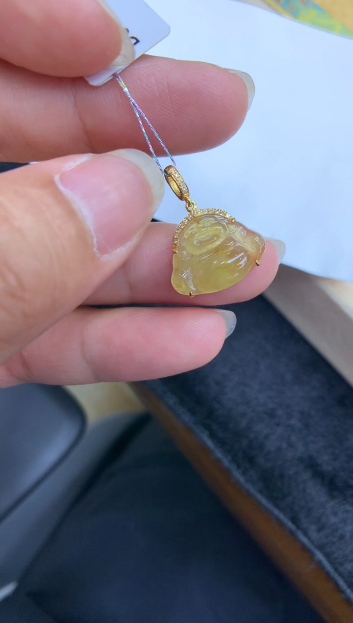 翡翠18K金镶嵌颈饰佛公