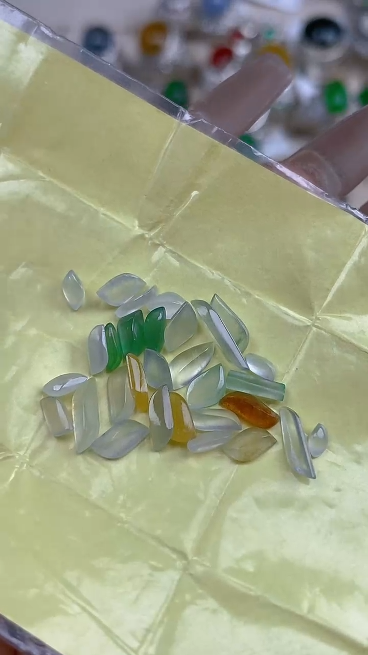 定制翡翠未镶嵌天然翡翠蛋面156