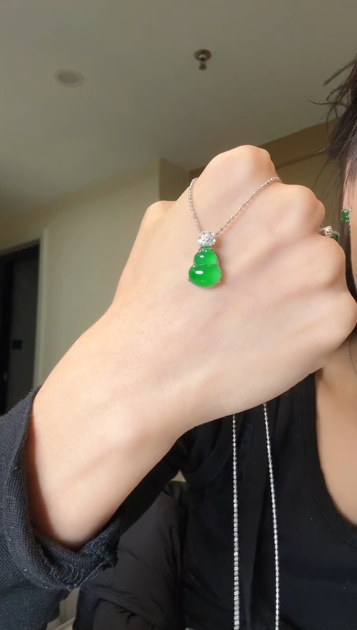 【闪购商品】翡翠吊坠(不含链)银S925镶嵌天然翡翠吊坠