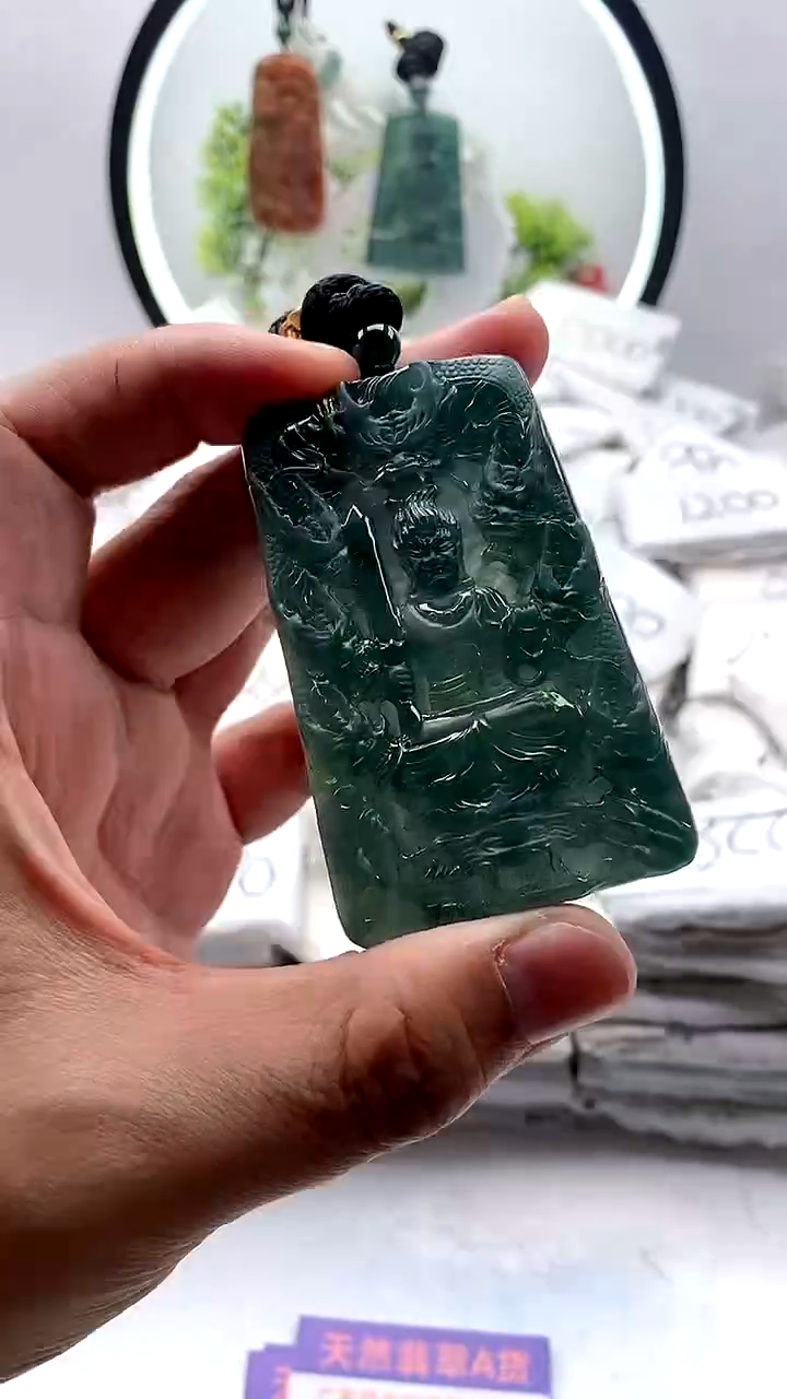 【闪购商品】翡翠颈饰未镶嵌不动明王