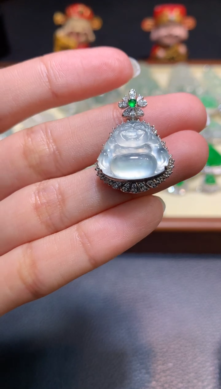 颈饰18K金镶嵌翡翠1