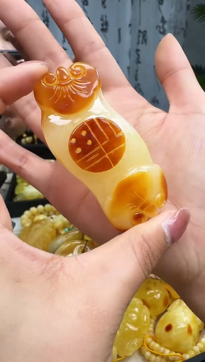 【闪购商品】琥珀裸石未镶嵌挂坠