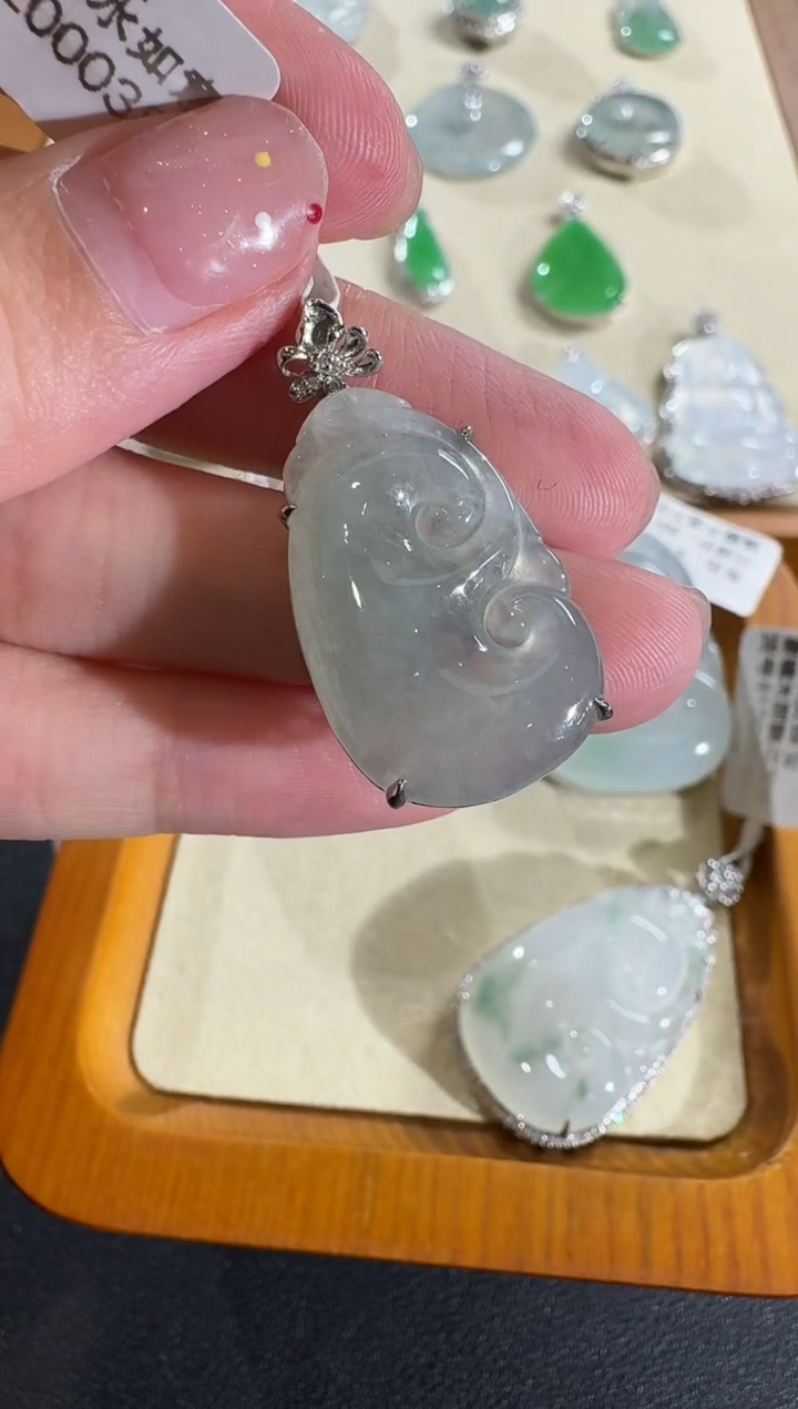 【闪购商品】翡翠吊坠(不含链)18K金镶嵌【源头工厂】钻石镶嵌