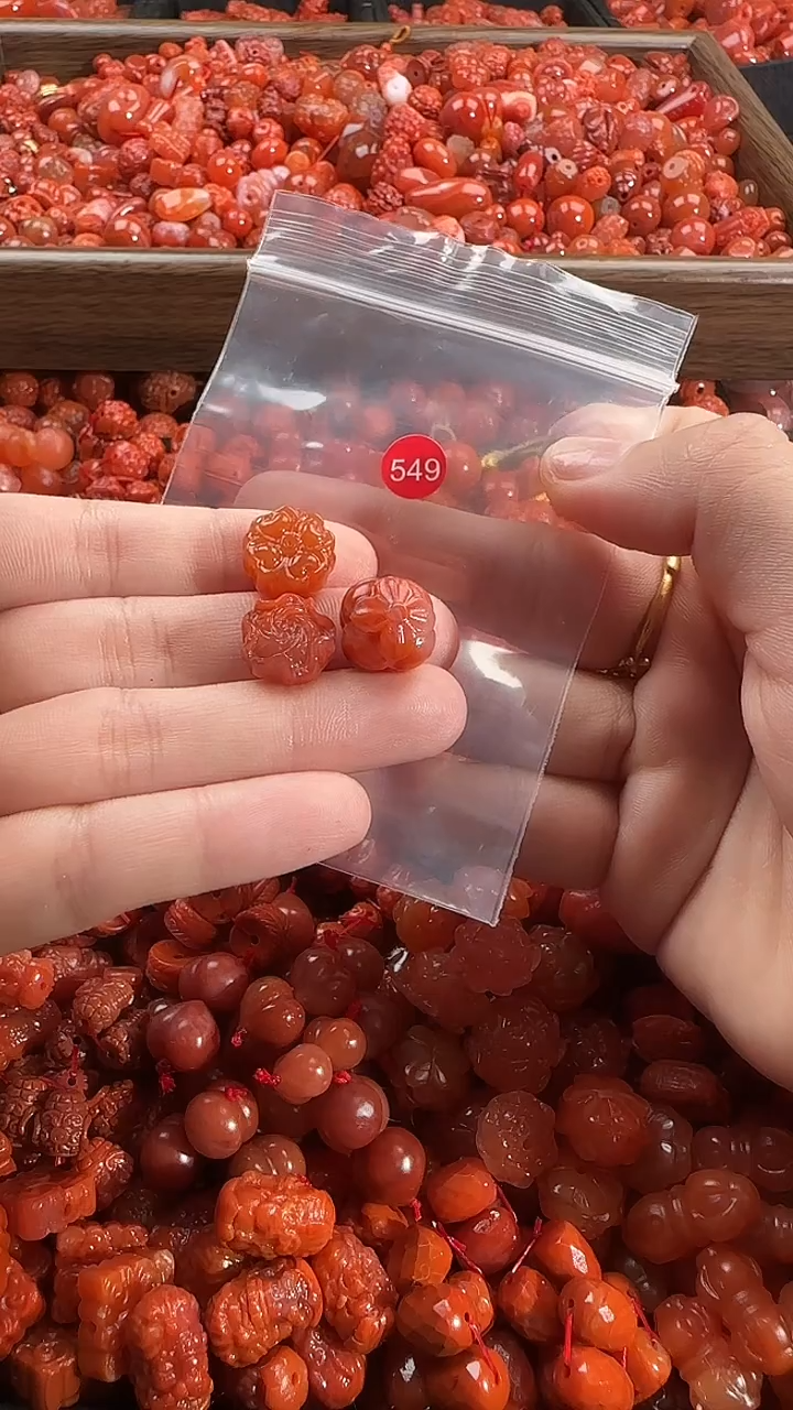 颈饰未镶嵌南红玛瑙1