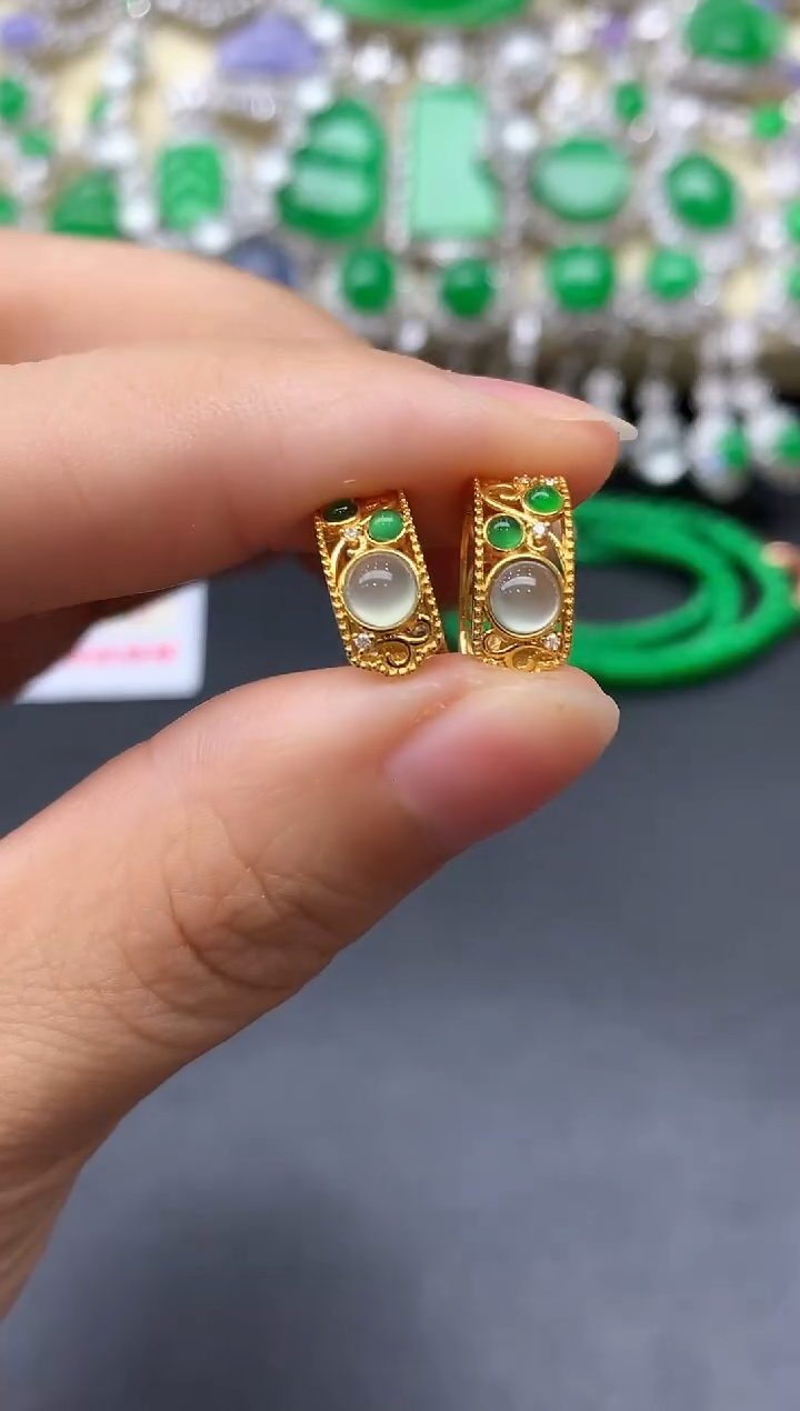 颈饰18K金镶嵌翡翠456-中国好珍宝