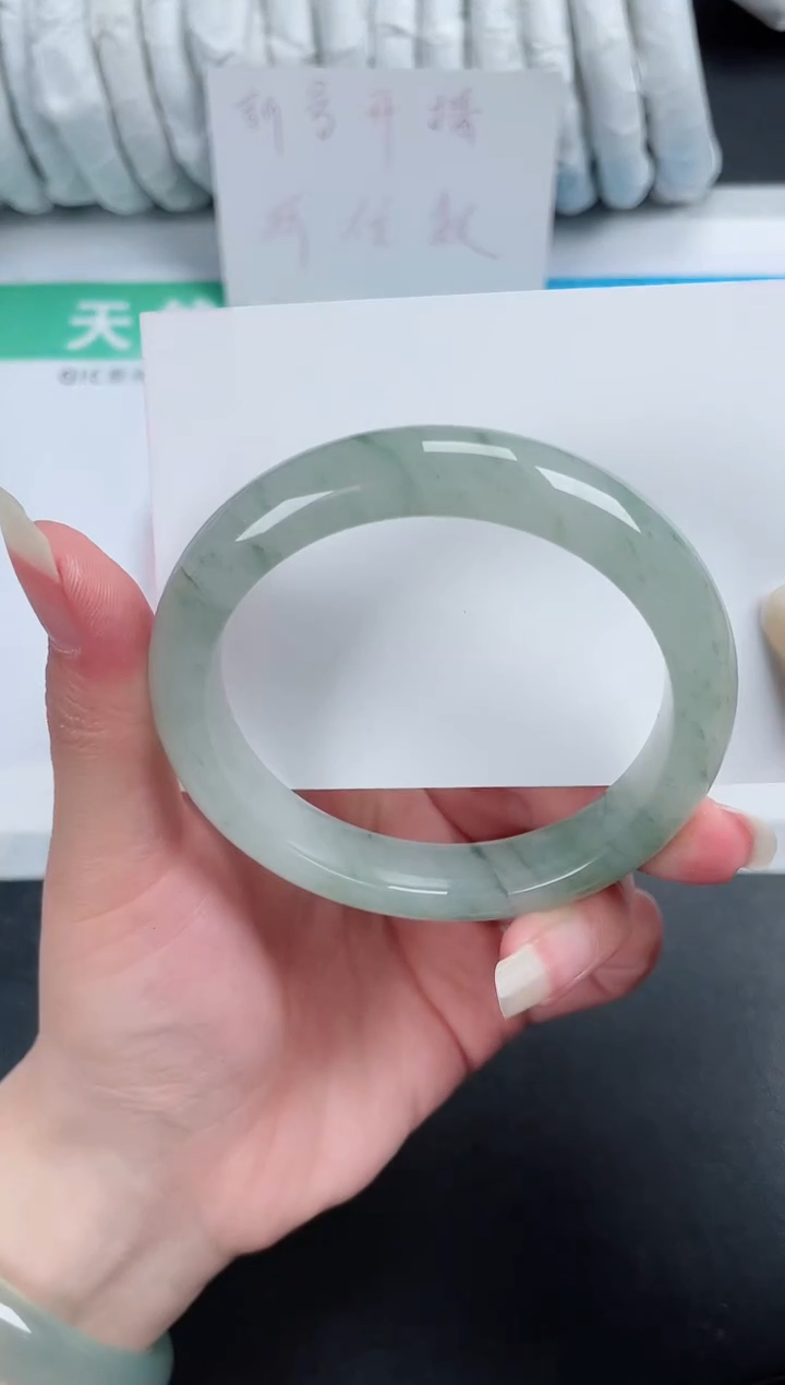 【闪购商品】石英质玉手镯未镶嵌221-58.3