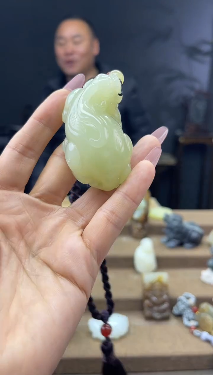 颈饰未镶嵌和田玉1