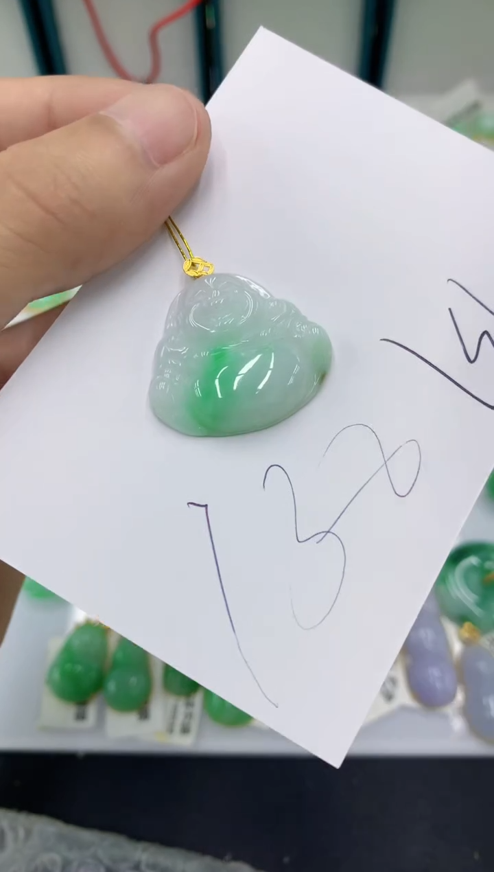 翡翠18K金镶嵌颈饰翡翠